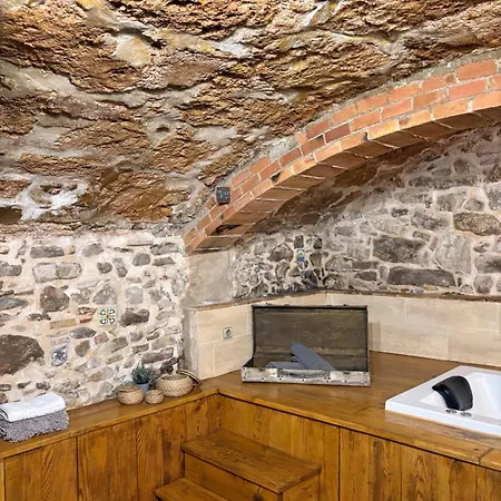Apartment Sant Sebastia Con Jacuzzi, Sauna Y Jardin Moia